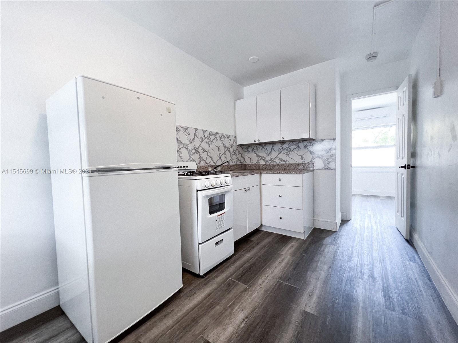 225 NE 56th St 3, Miami, Florida 33137, 1 Bedroom Bedrooms, ,1 BathroomBathrooms,Residentiallease,For Rent,225 NE 56th St 3,A11545699