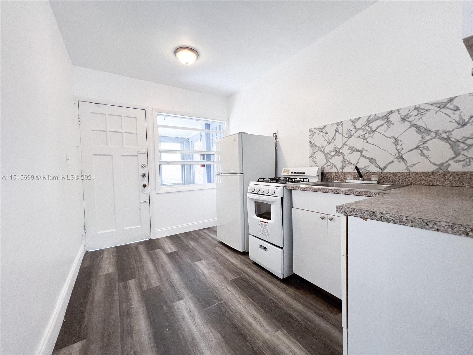 225 NE 56th St 3, Miami, Florida 33137, 1 Bedroom Bedrooms, ,1 BathroomBathrooms,Residentiallease,For Rent,225 NE 56th St 3,A11545699