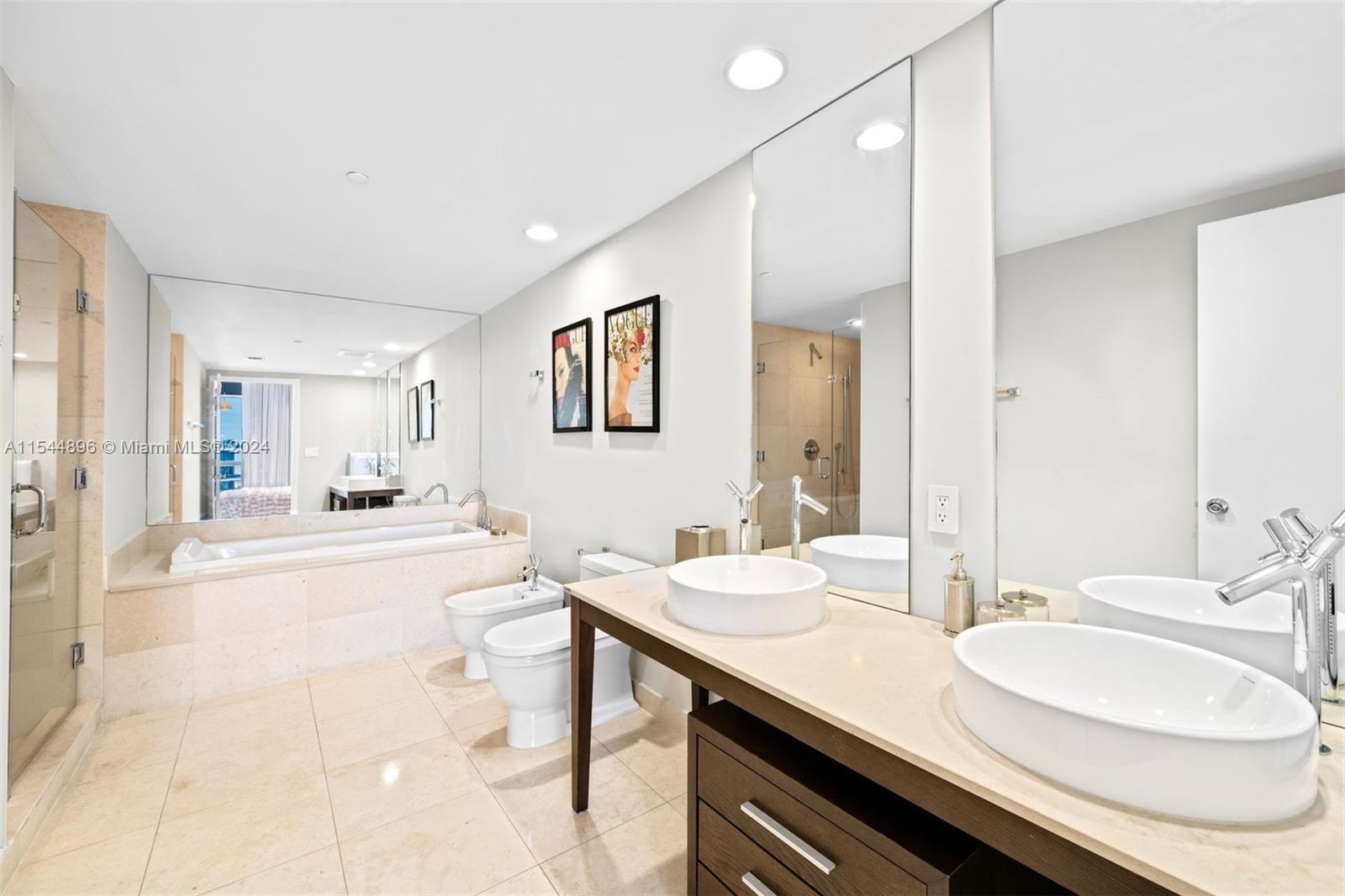 465 Brickell Ave, Miami, FL, 33131 United States, 5 Bedrooms Bedrooms, ,4 BathroomsBathrooms,Residential,For Sale,Brickell Ave,A11544896