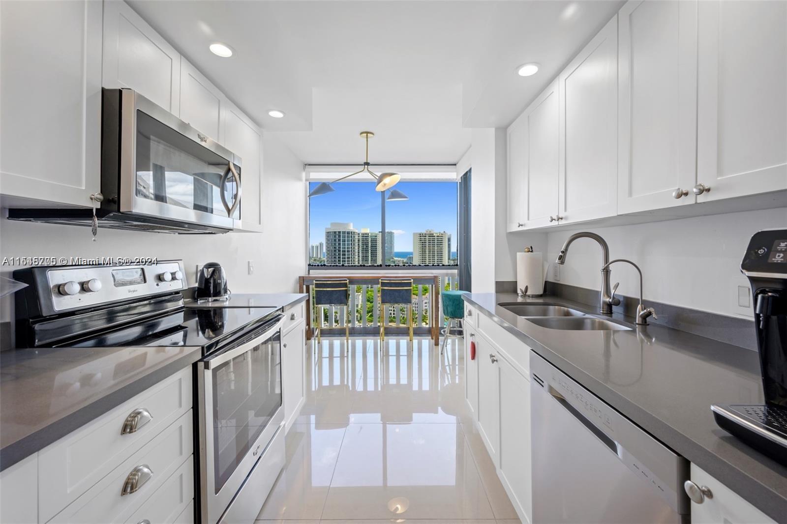 1000 W Island Blvd 2508, Aventura, Florida 33160, 2 Bedrooms Bedrooms, ,2 BathroomsBathrooms,Residential,For Sale,1000 W Island Blvd 2508,A11545705
