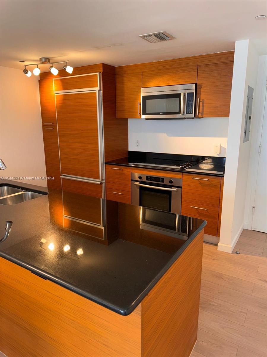 50 Biscayne Blvd 1601, Miami, Florida 33132, 2 Bedrooms Bedrooms, ,2 BathroomsBathrooms,Residentiallease,For Rent,50 Biscayne Blvd 1601,A11544331