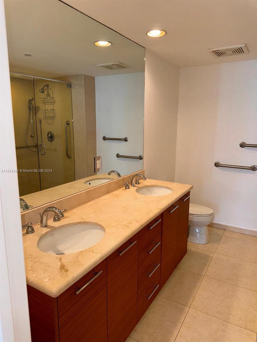 50 Biscayne Blvd 1601, Miami, Florida 33132, 2 Bedrooms Bedrooms, ,2 BathroomsBathrooms,Residentiallease,For Rent,50 Biscayne Blvd 1601,A11544331