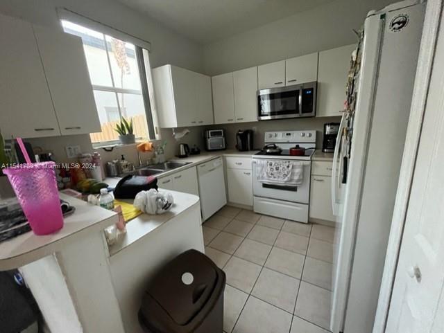 11551 NW 76th St, Doral, Florida 33178, 3 Bedrooms Bedrooms, ,2 BathroomsBathrooms,Residentiallease,For Rent,11551 NW 76th St,A11541780