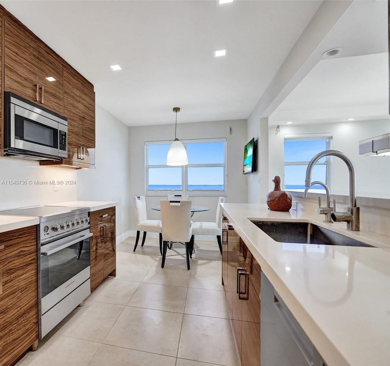 1201 S Ocean Dr 1602S, Hollywood, Florida 33019, 3 Bedrooms Bedrooms, ,2 BathroomsBathrooms,Residentiallease,For Rent,1201 S Ocean Dr 1602S,A11545736