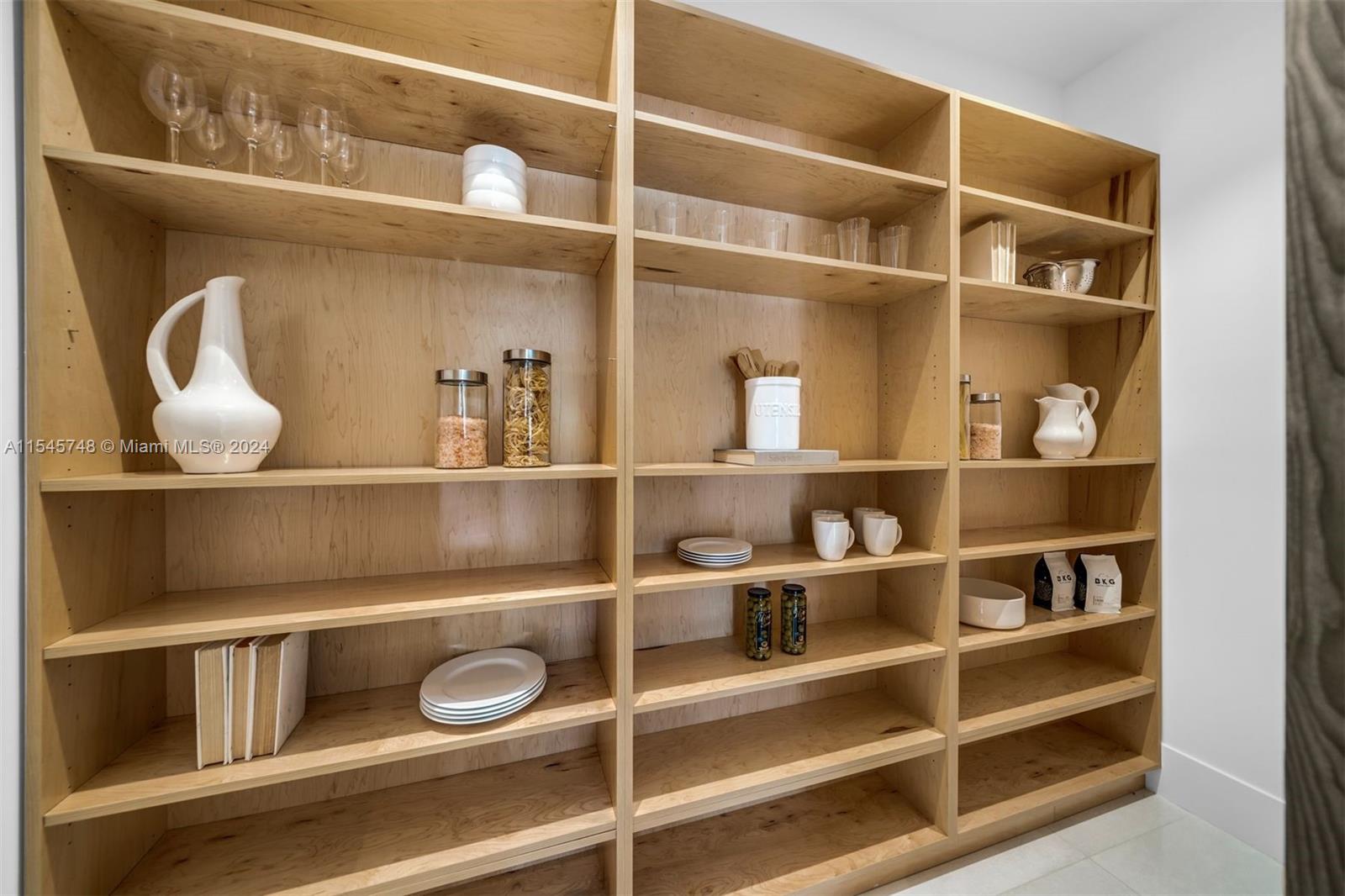 7501 SW 80th St, Miami, Florida 33143, 5 Bedrooms Bedrooms, ,5 BathroomsBathrooms,Residential,For Sale,7501 SW 80th St,A11545748