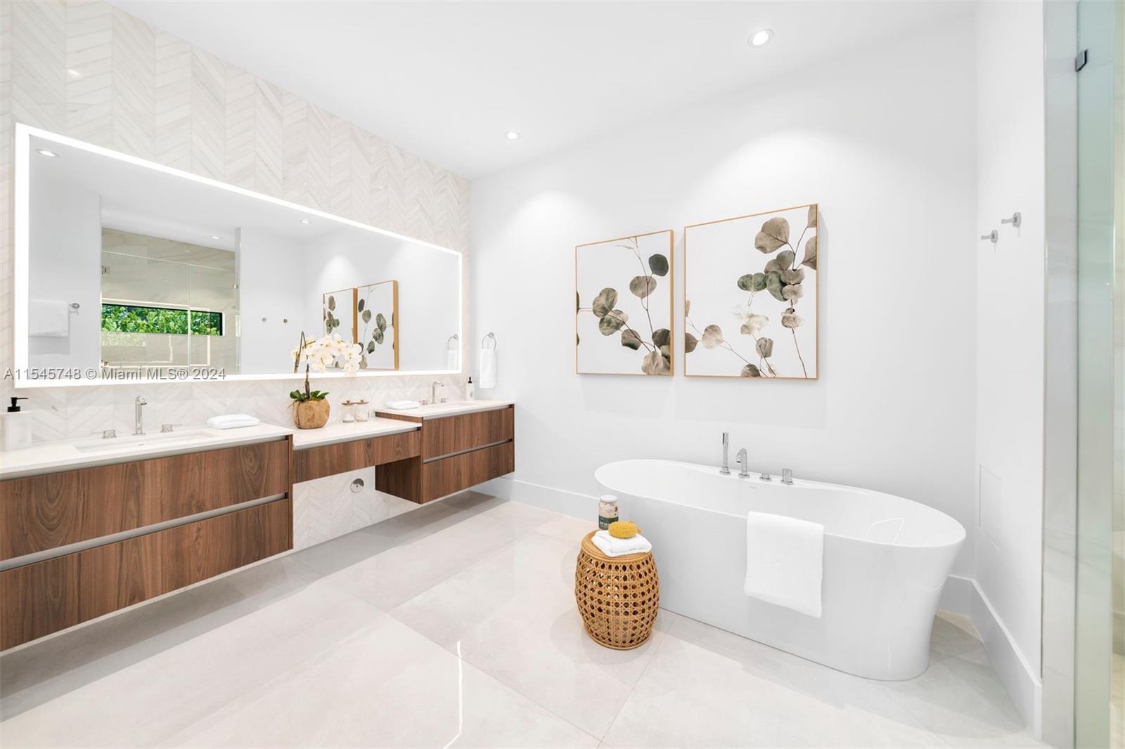 7501 80th St, Miami, FL, 33143 United States, 5 Bedrooms Bedrooms, ,5 BathroomsBathrooms,Residential,For Sale,80th St,A11545748