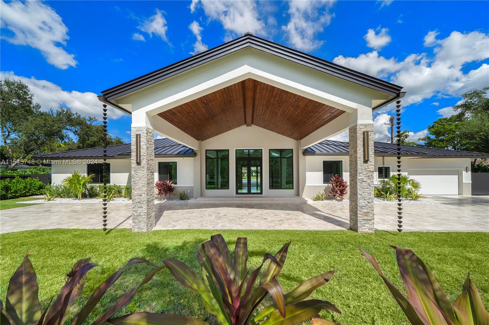 7501 80th St, Miami, FL, 33143 United States, 5 Bedrooms Bedrooms, ,5 BathroomsBathrooms,Residential,For Sale,80th St,A11545748