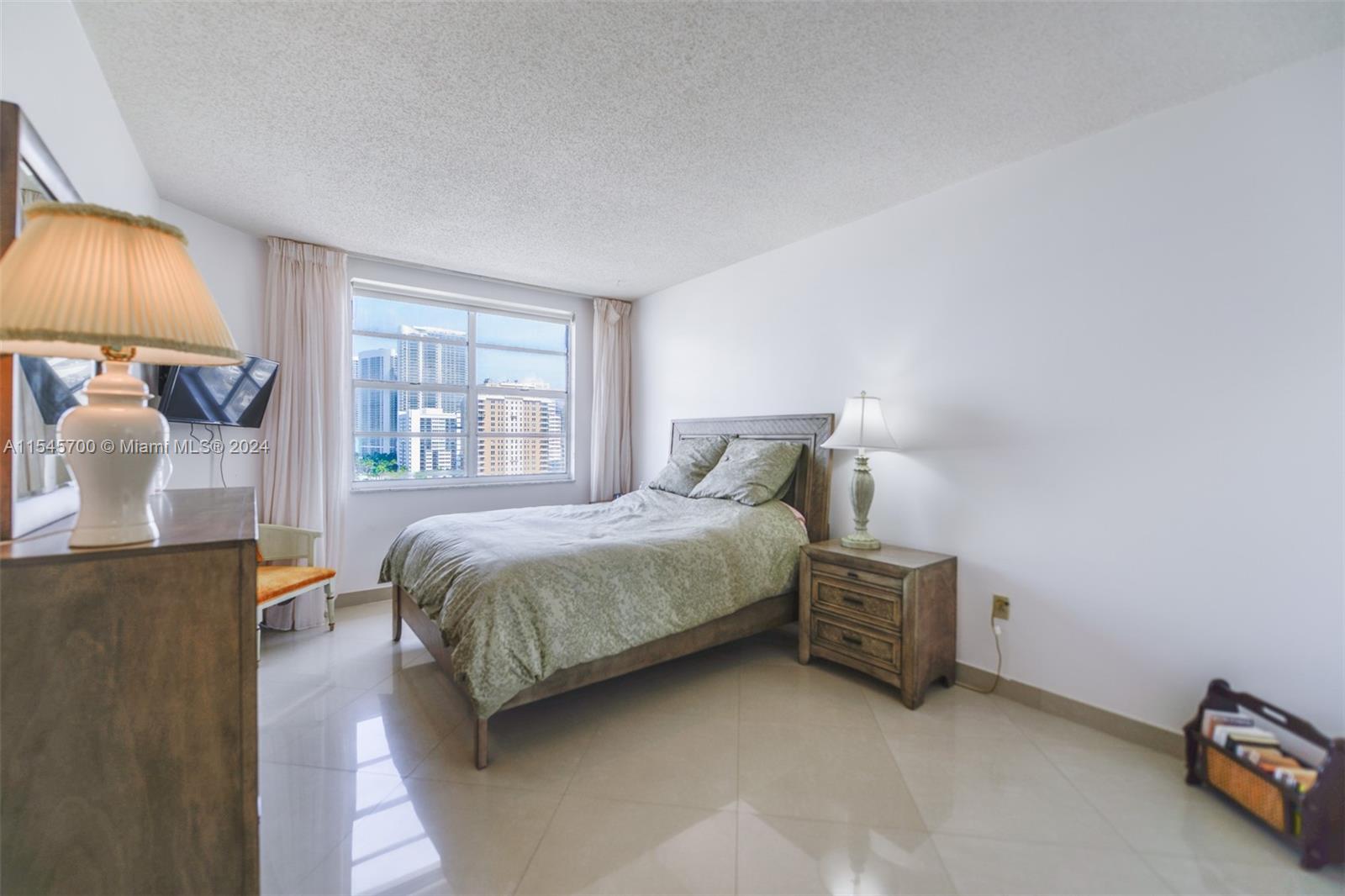 1985 S Ocean Dr 11K, Hallandale Beach, Florida 33009, 1 Bedroom Bedrooms, ,1 BathroomBathrooms,Residential,For Sale,1985 S Ocean Dr 11K,A11545700