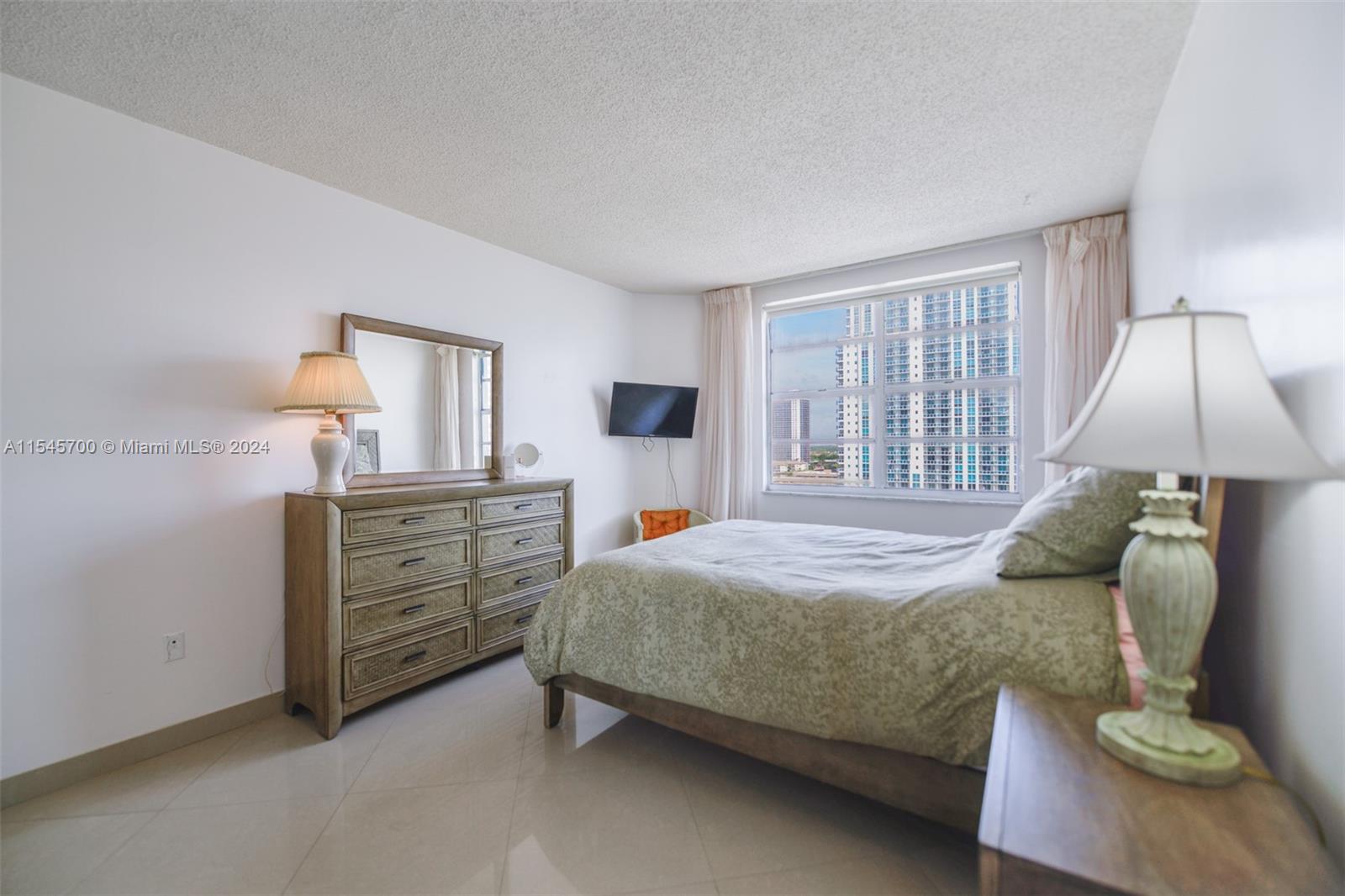 1985 S Ocean Dr 11K, Hallandale Beach, Florida 33009, 1 Bedroom Bedrooms, ,1 BathroomBathrooms,Residential,For Sale,1985 S Ocean Dr 11K,A11545700