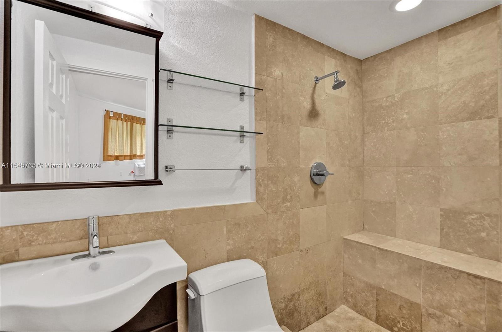 7171 Bay Dr 5, Miami Beach, Florida 33141, 2 Bedrooms Bedrooms, ,2 BathroomsBathrooms,Residentiallease,For Rent,7171 Bay Dr 5,A11545765