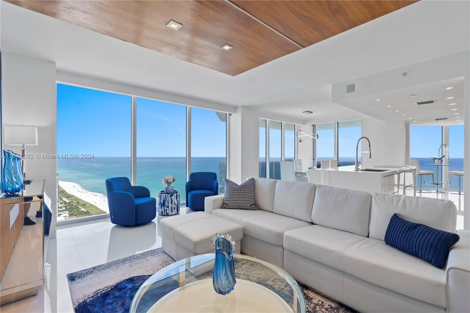 4779 COLLINS AV 3701, Miami Beach, Florida 33140, 3 Bedrooms Bedrooms, ,3 BathroomsBathrooms,Residentiallease,For Rent,4779 COLLINS AV 3701,A11541292