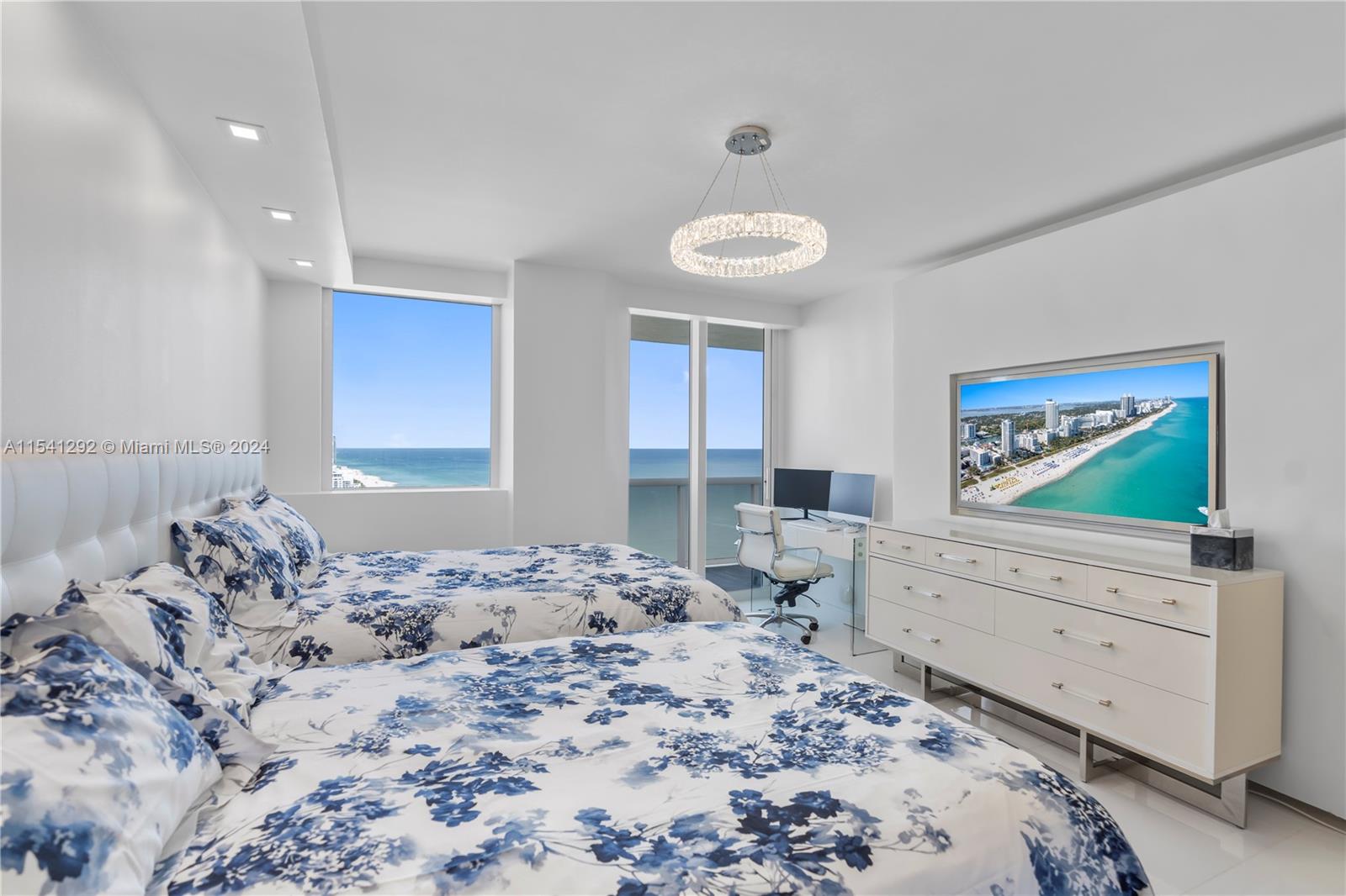 4779 COLLINS AV 3701, Miami Beach, Florida 33140, 3 Bedrooms Bedrooms, ,3 BathroomsBathrooms,Residentiallease,For Rent,4779 COLLINS AV 3701,A11541292