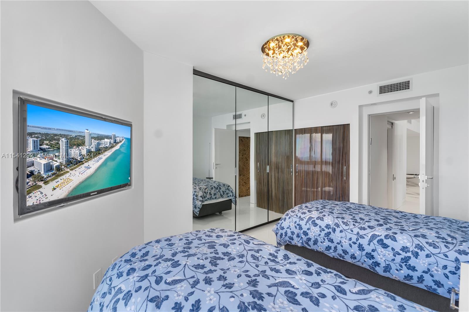 4779 COLLINS AV 3701, Miami Beach, Florida 33140, 3 Bedrooms Bedrooms, ,3 BathroomsBathrooms,Residentiallease,For Rent,4779 COLLINS AV 3701,A11541292