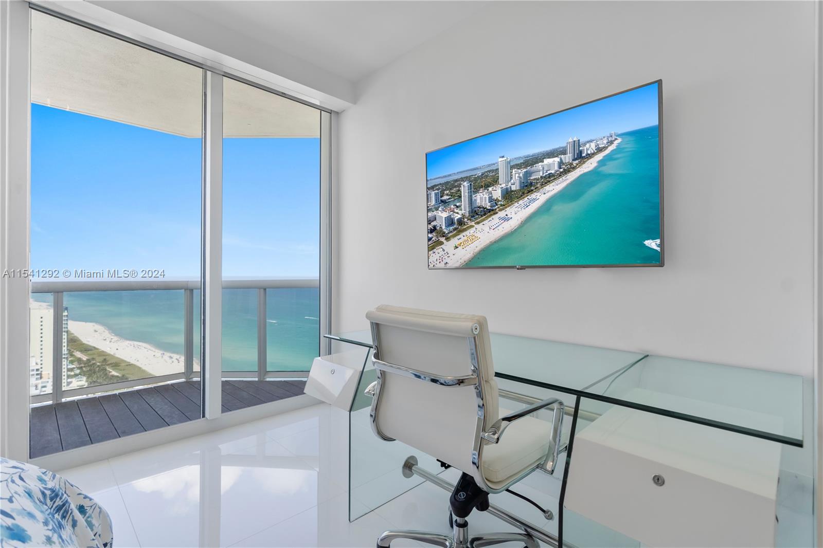 4779 COLLINS AV 3701, Miami Beach, Florida 33140, 3 Bedrooms Bedrooms, ,3 BathroomsBathrooms,Residentiallease,For Rent,4779 COLLINS AV 3701,A11541292