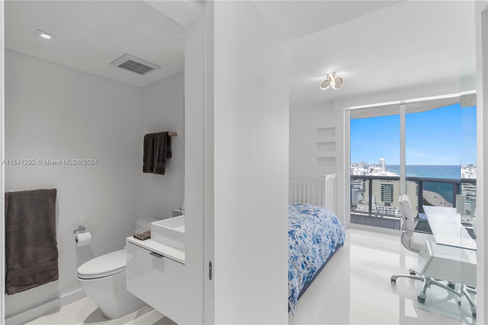 4779 COLLINS AV 3701, Miami Beach, Florida 33140, 3 Bedrooms Bedrooms, ,3 BathroomsBathrooms,Residentiallease,For Rent,4779 COLLINS AV 3701,A11541292