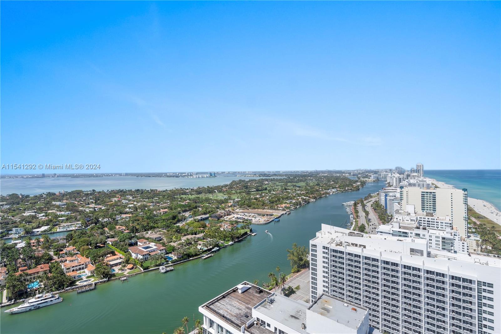 4779 COLLINS AV 3701, Miami Beach, Florida 33140, 3 Bedrooms Bedrooms, ,3 BathroomsBathrooms,Residentiallease,For Rent,4779 COLLINS AV 3701,A11541292