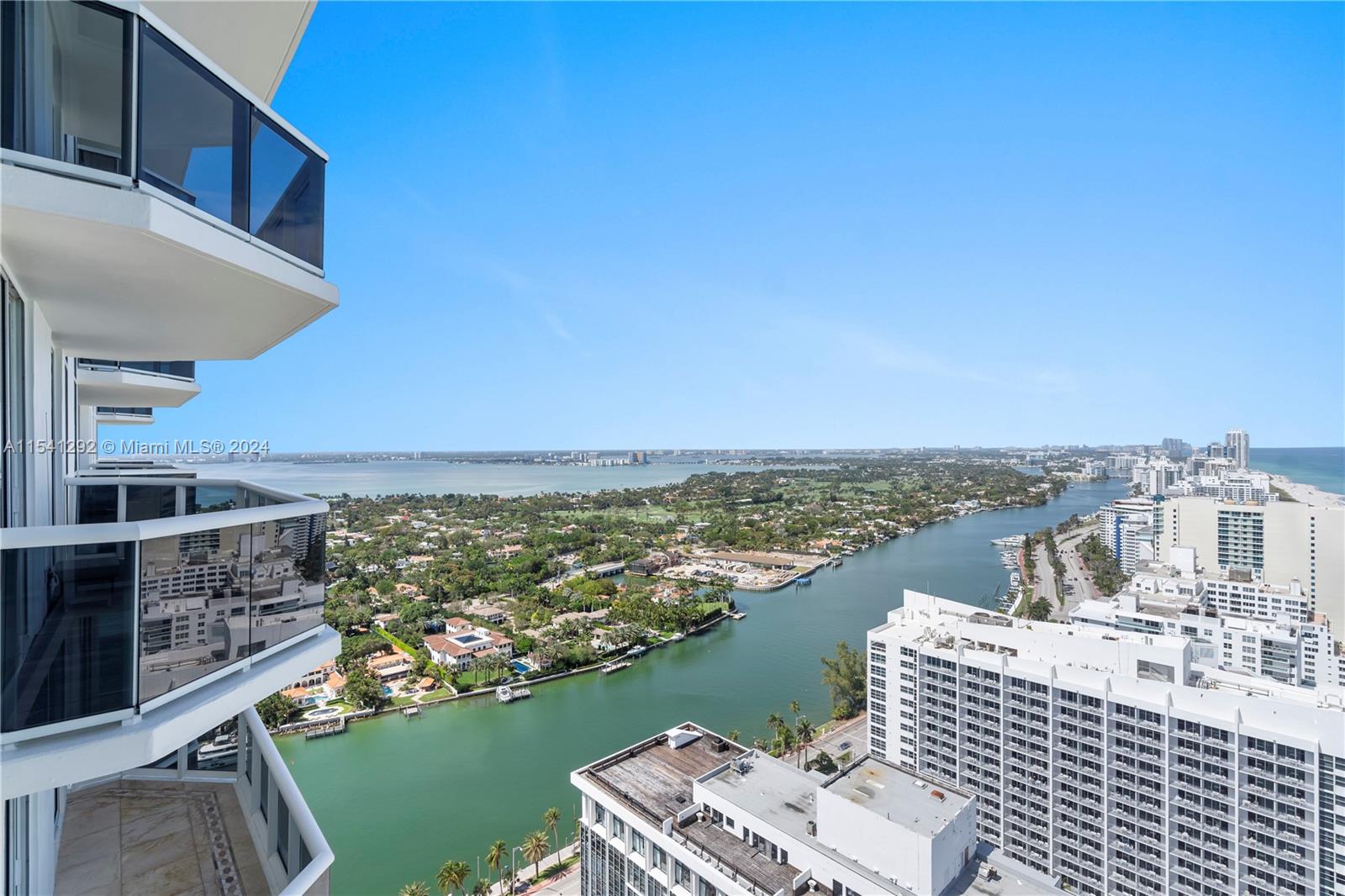 4779 COLLINS AV 3701, Miami Beach, Florida 33140, 3 Bedrooms Bedrooms, ,3 BathroomsBathrooms,Residentiallease,For Rent,4779 COLLINS AV 3701,A11541292