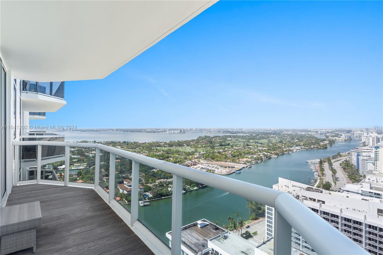 4779 COLLINS AV 3701, Miami Beach, Florida 33140, 3 Bedrooms Bedrooms, ,3 BathroomsBathrooms,Residentiallease,For Rent,4779 COLLINS AV 3701,A11541292