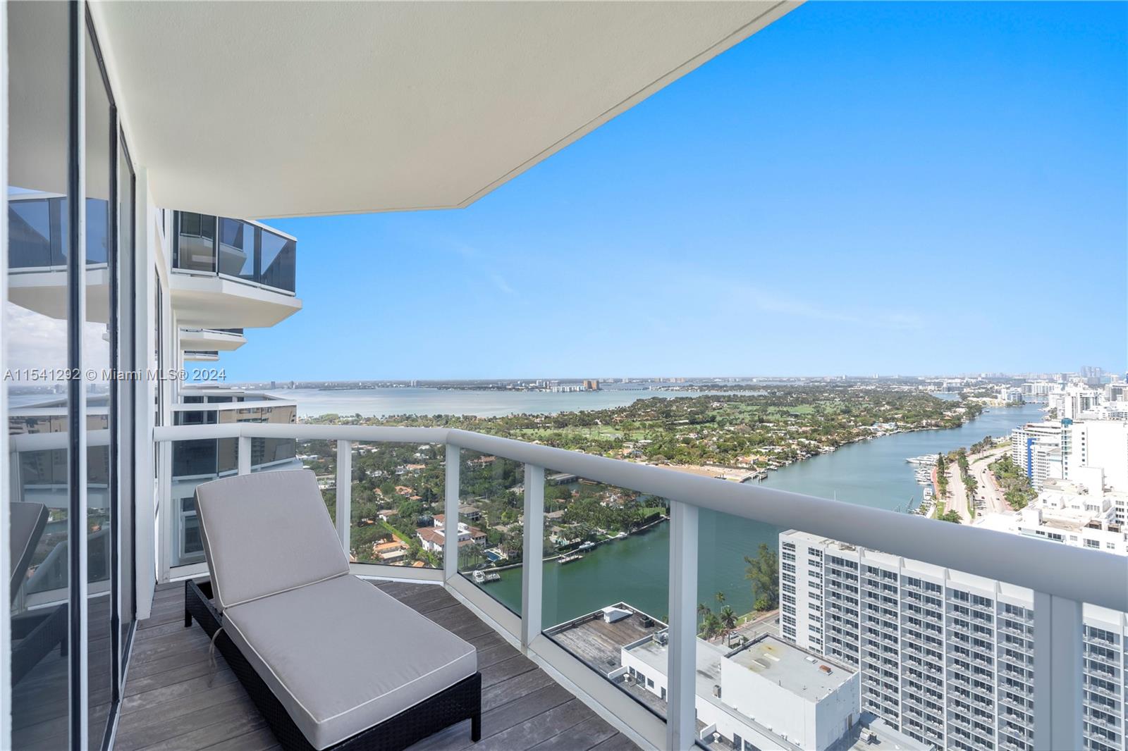 4779 COLLINS AV 3701, Miami Beach, Florida 33140, 3 Bedrooms Bedrooms, ,3 BathroomsBathrooms,Residentiallease,For Rent,4779 COLLINS AV 3701,A11541292