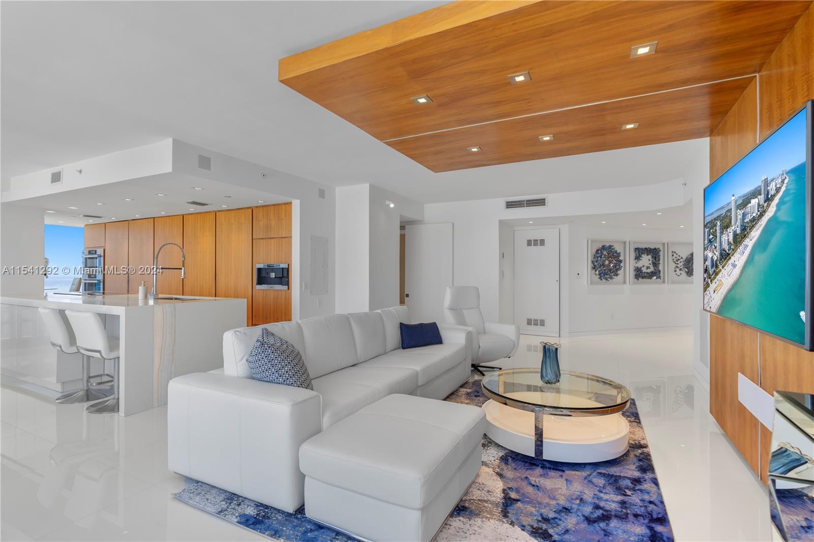 4779 COLLINS AV 3701, Miami Beach, Florida 33140, 3 Bedrooms Bedrooms, ,3 BathroomsBathrooms,Residentiallease,For Rent,4779 COLLINS AV 3701,A11541292