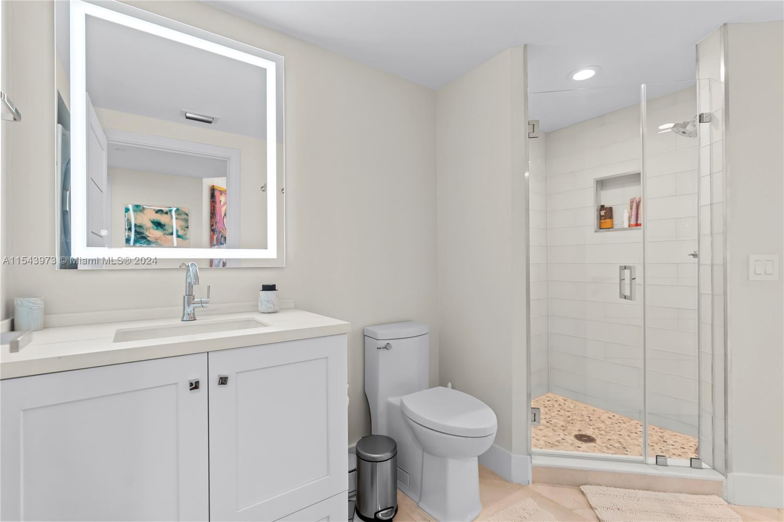 4779 Collins Ave 505, Miami Beach, Florida 33140, 2 Bedrooms Bedrooms, ,2 BathroomsBathrooms,Residentiallease,For Rent,4779 Collins Ave 505,A11543973