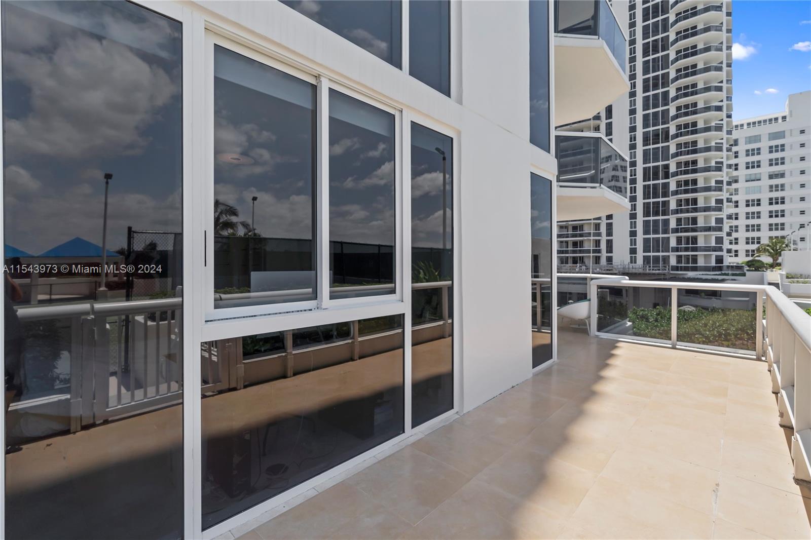 4779 Collins Ave 505, Miami Beach, Florida 33140, 2 Bedrooms Bedrooms, ,2 BathroomsBathrooms,Residentiallease,For Rent,4779 Collins Ave 505,A11543973