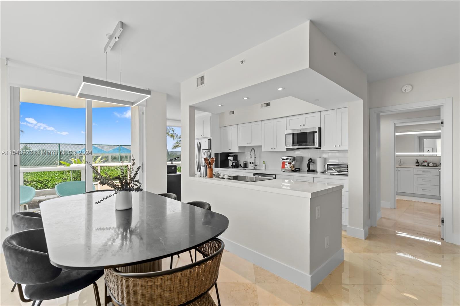 4779 Collins Ave 505, Miami Beach, Florida 33140, 2 Bedrooms Bedrooms, ,2 BathroomsBathrooms,Residentiallease,For Rent,4779 Collins Ave 505,A11543973