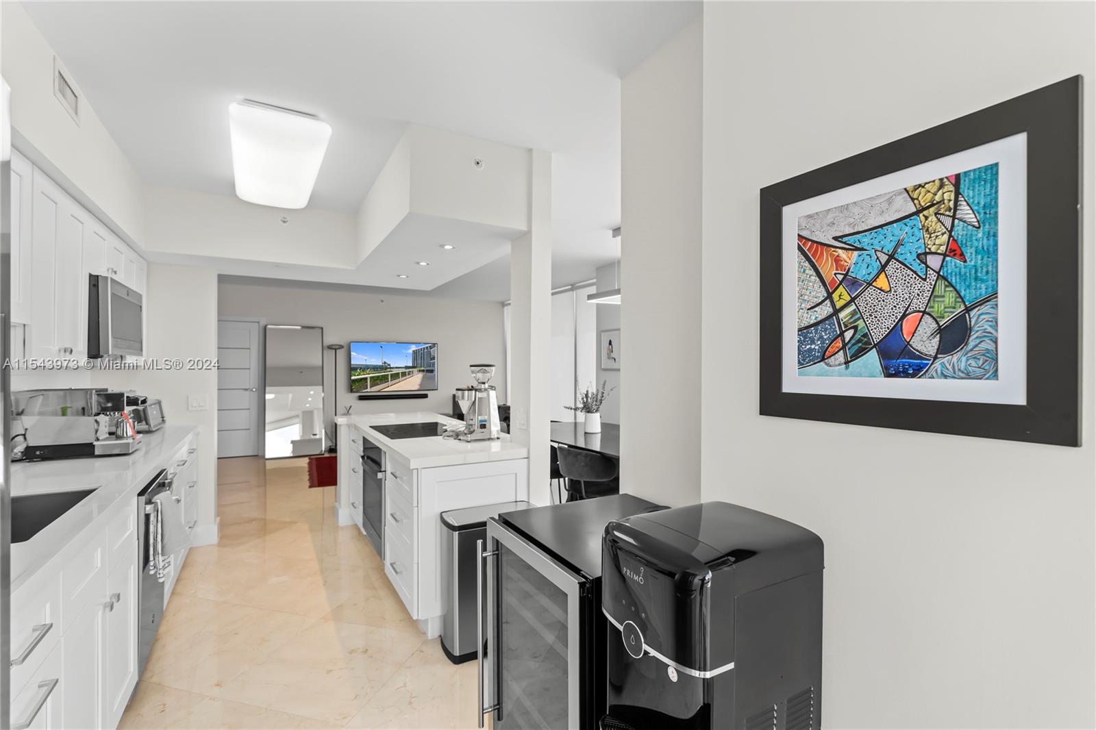 4779 Collins Ave 505, Miami Beach, Florida 33140, 2 Bedrooms Bedrooms, ,2 BathroomsBathrooms,Residentiallease,For Rent,4779 Collins Ave 505,A11543973