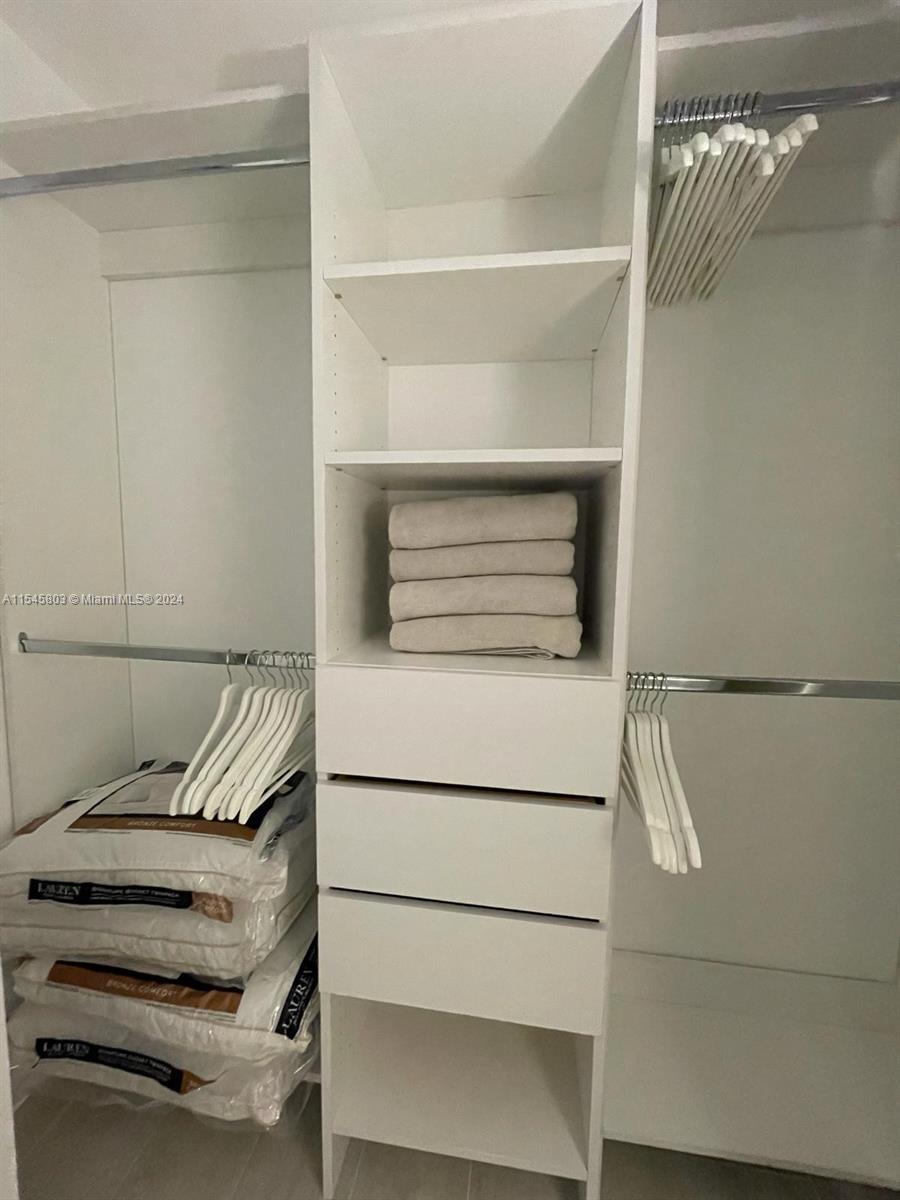 650 NE 32nd St 2406, Miami, Florida 33137, 2 Bedrooms Bedrooms, ,2 BathroomsBathrooms,Residentiallease,For Rent,650 NE 32nd St 2406,A11545803