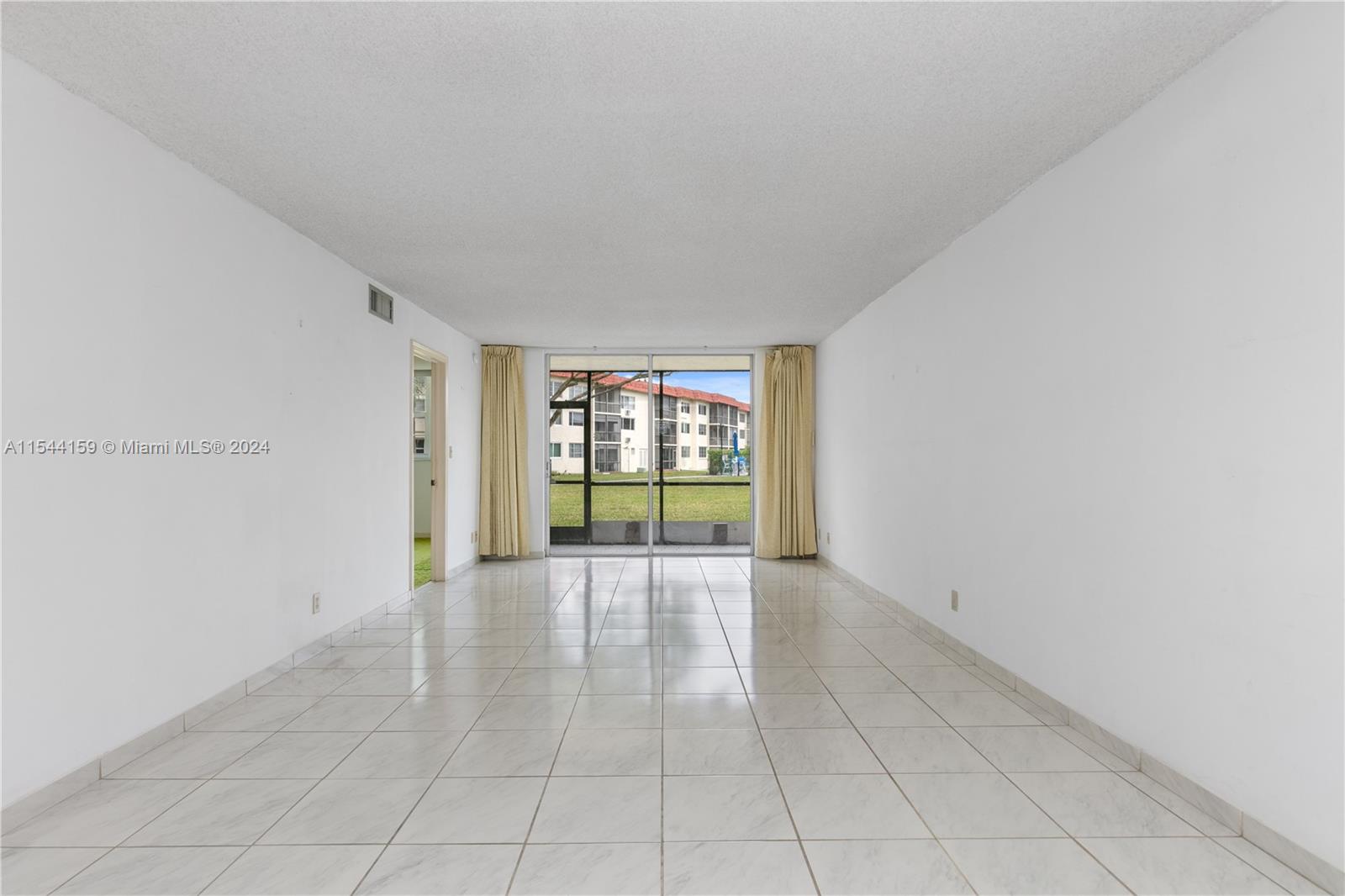 9511 Hollybrook Lake Dr, Pembroke Pines, FL, 33025 United States, 1 Bedroom Bedrooms, ,1 BathroomBathrooms,Residential,For Sale,Hollybrook Lake Dr,A11544159