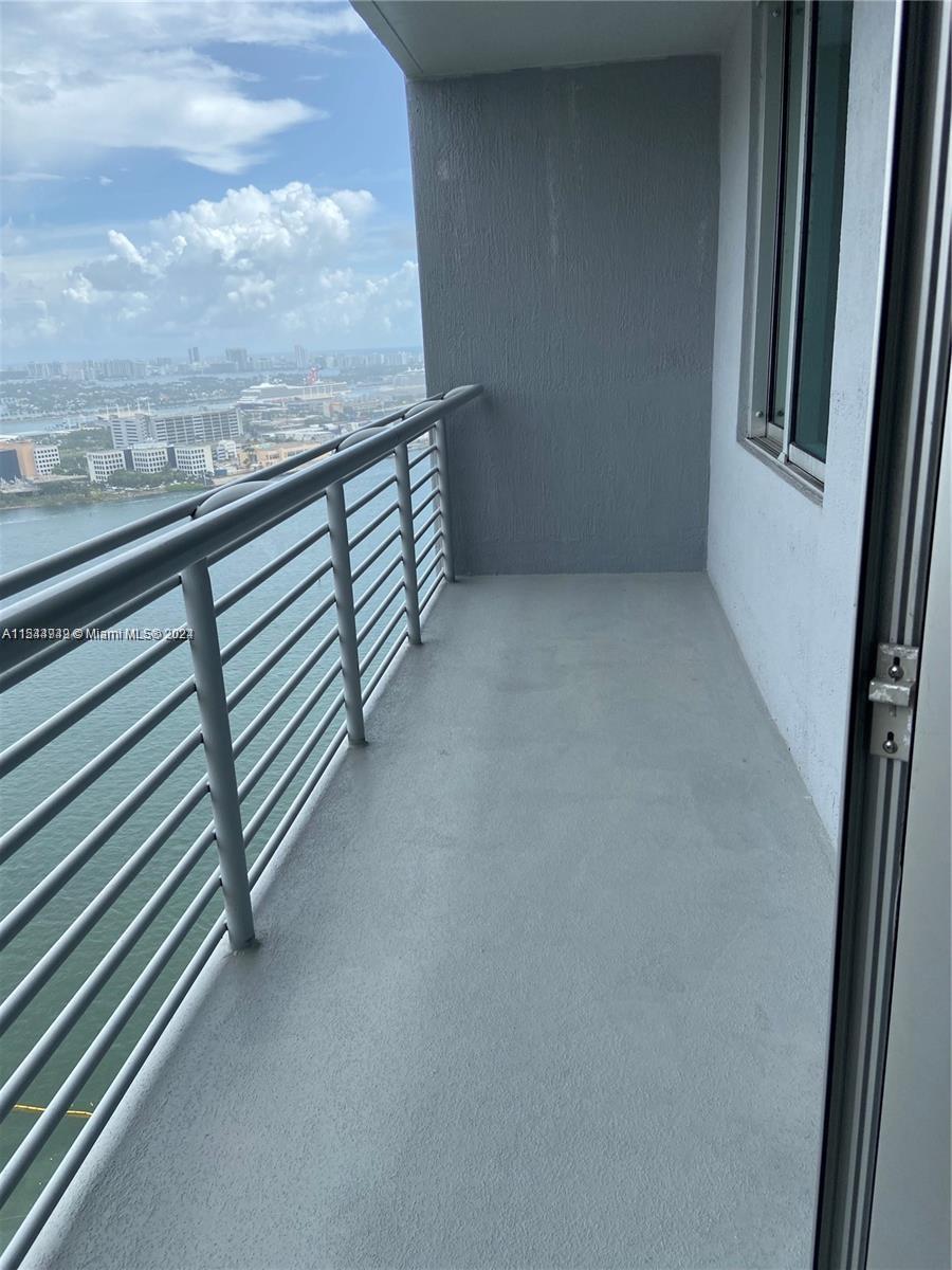 335 S Biscayne Blvd 3502, Miami, Florida 33131, 1 Bedroom Bedrooms, ,1 BathroomBathrooms,Residential,For Sale,335 S Biscayne Blvd 3502,A11544942
