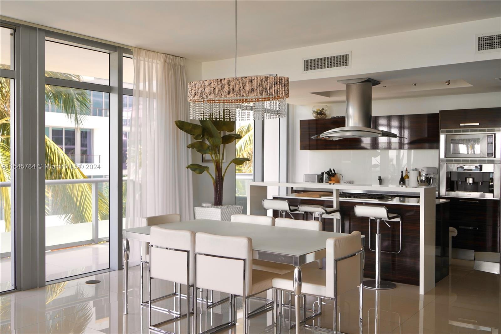 3737 Collins Ave S-302, Miami Beach, Florida 33140, 3 Bedrooms Bedrooms, ,3 BathroomsBathrooms,Residentiallease,For Rent,3737 Collins Ave S-302,A11545784