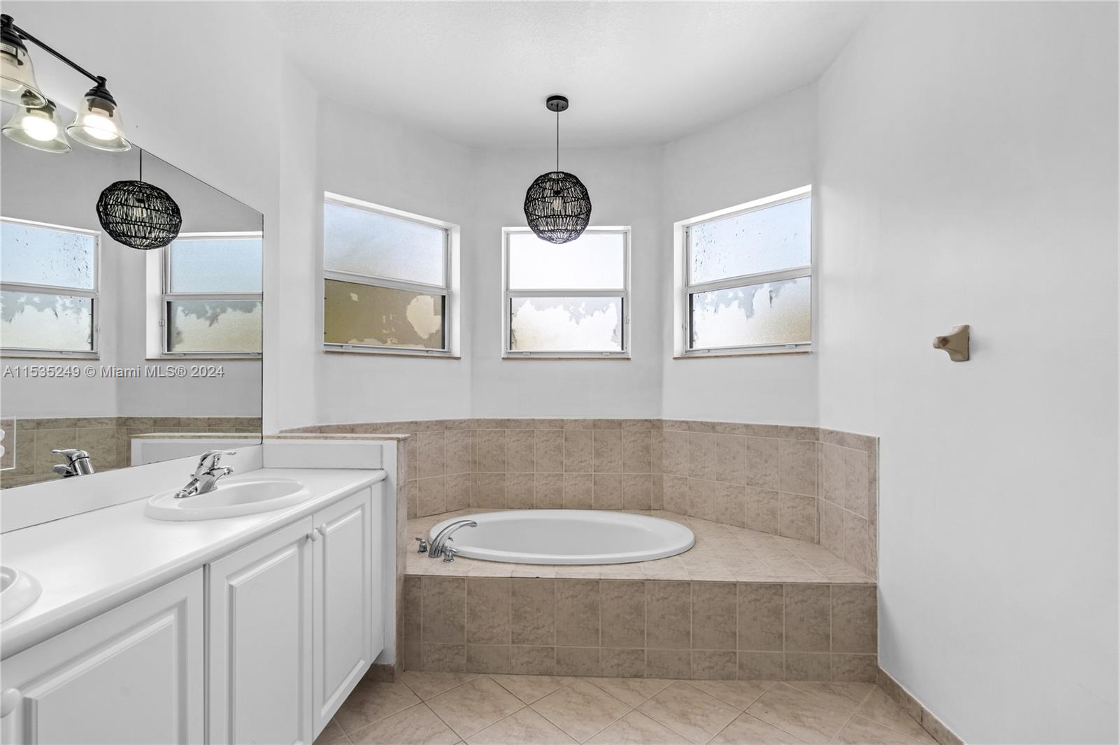 2895 NE 1st Dr, Homestead, Florida 33033, 4 Bedrooms Bedrooms, ,3 BathroomsBathrooms,Residential,For Sale,2895 NE 1st Dr,A11535249