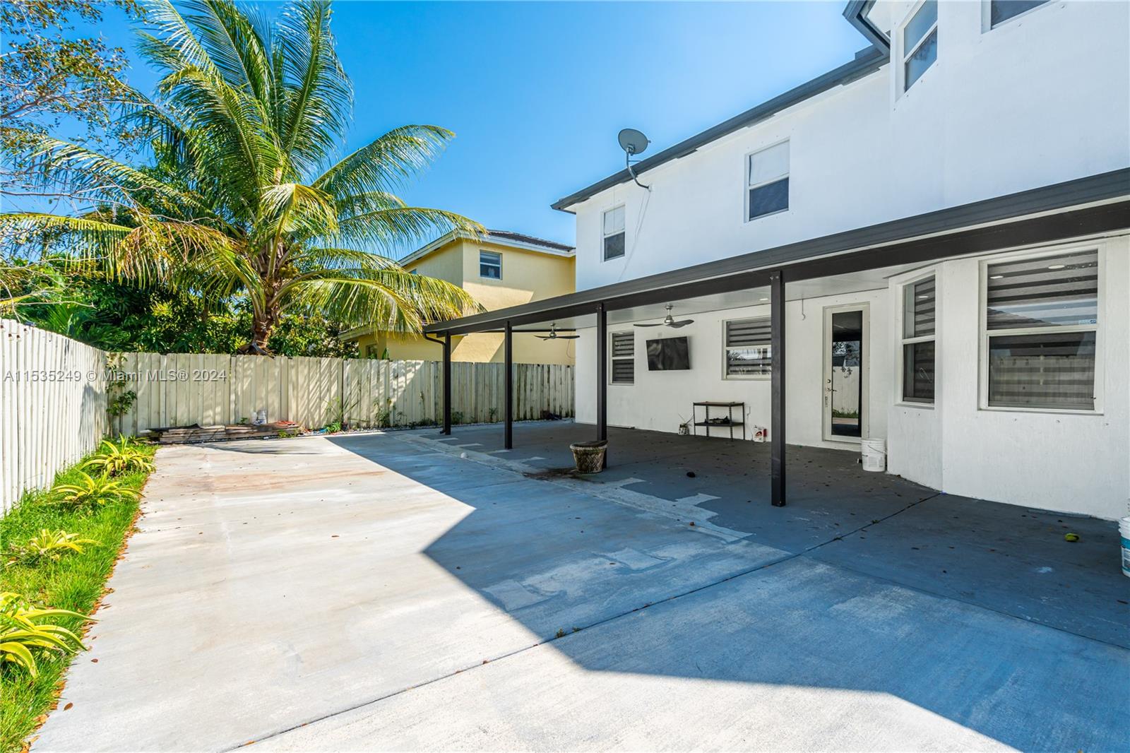 2895 NE 1st Dr, Homestead, Florida 33033, 4 Bedrooms Bedrooms, ,3 BathroomsBathrooms,Residential,For Sale,2895 NE 1st Dr,A11535249