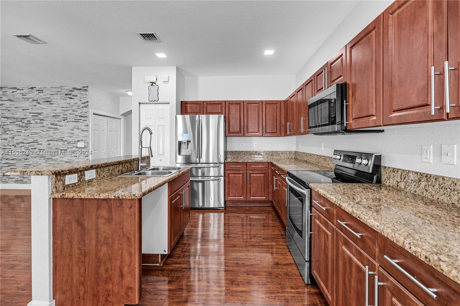 2895 NE 1st Dr, Homestead, Florida 33033, 4 Bedrooms Bedrooms, ,3 BathroomsBathrooms,Residential,For Sale,2895 NE 1st Dr,A11535249