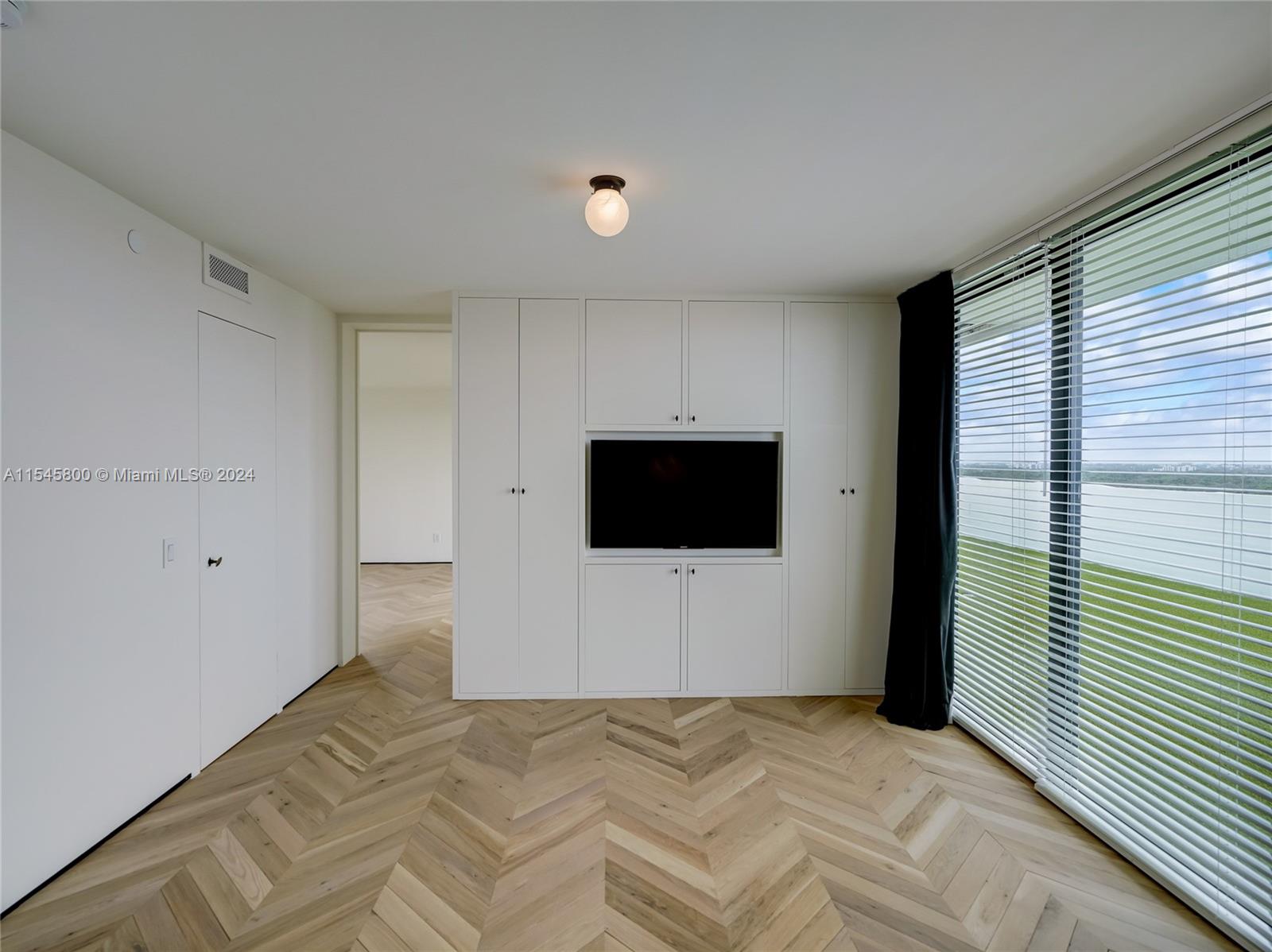 720 Coral Way PH14P, Coral Gables, Florida 33134, 1 Bedroom Bedrooms, ,1 BathroomBathrooms,Residential,For Sale,720 Coral Way PH14P,A11545800