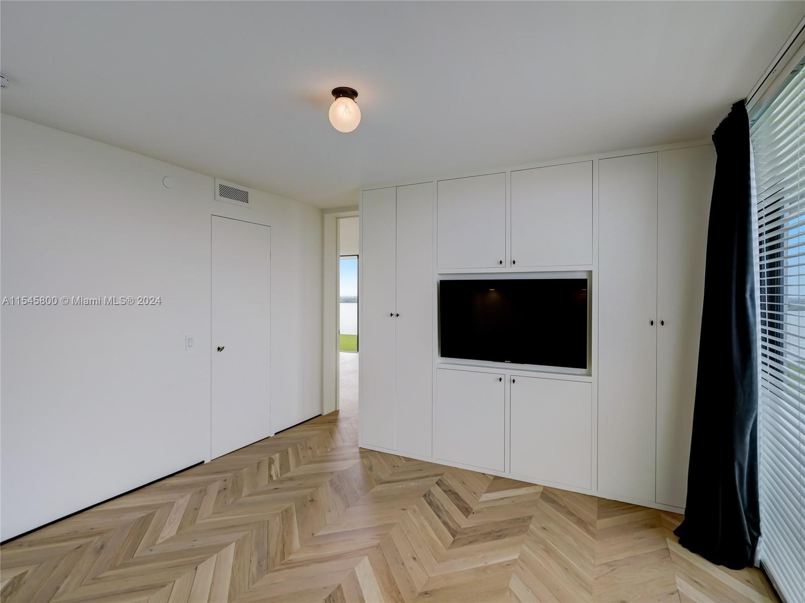 720 Coral Way PH14P, Coral Gables, Florida 33134, 1 Bedroom Bedrooms, ,1 BathroomBathrooms,Residential,For Sale,720 Coral Way PH14P,A11545800