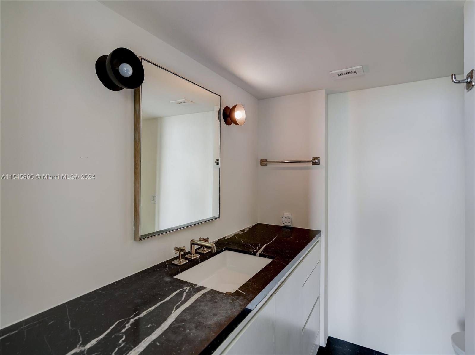720 Coral Way PH14P, Coral Gables, Florida 33134, 1 Bedroom Bedrooms, ,1 BathroomBathrooms,Residential,For Sale,720 Coral Way PH14P,A11545800