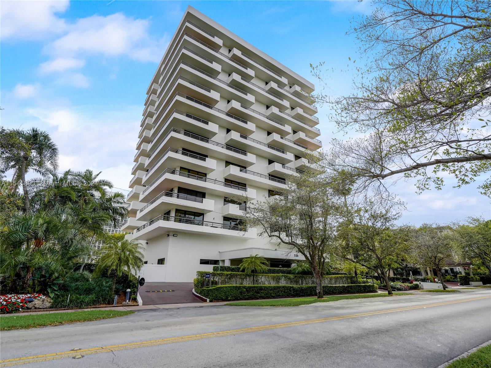 720 Coral Way PH14P, Coral Gables, Florida 33134, 1 Bedroom Bedrooms, ,1 BathroomBathrooms,Residential,For Sale,720 Coral Way PH14P,A11545800