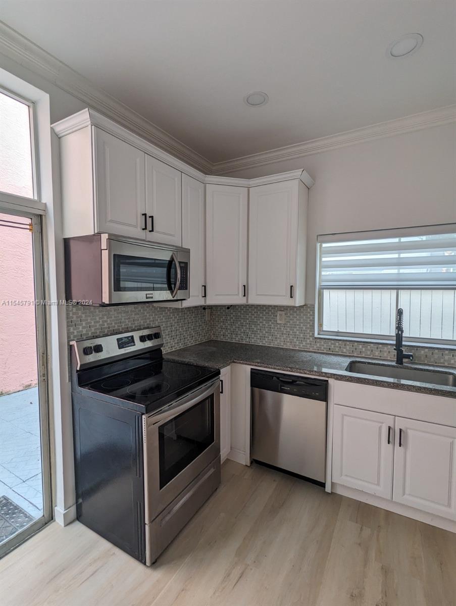 3745 Amalfi Dr, Hollywood, Florida 33021, 3 Bedrooms Bedrooms, ,3 BathroomsBathrooms,Residentiallease,For Rent,3745 Amalfi Dr,A11545791