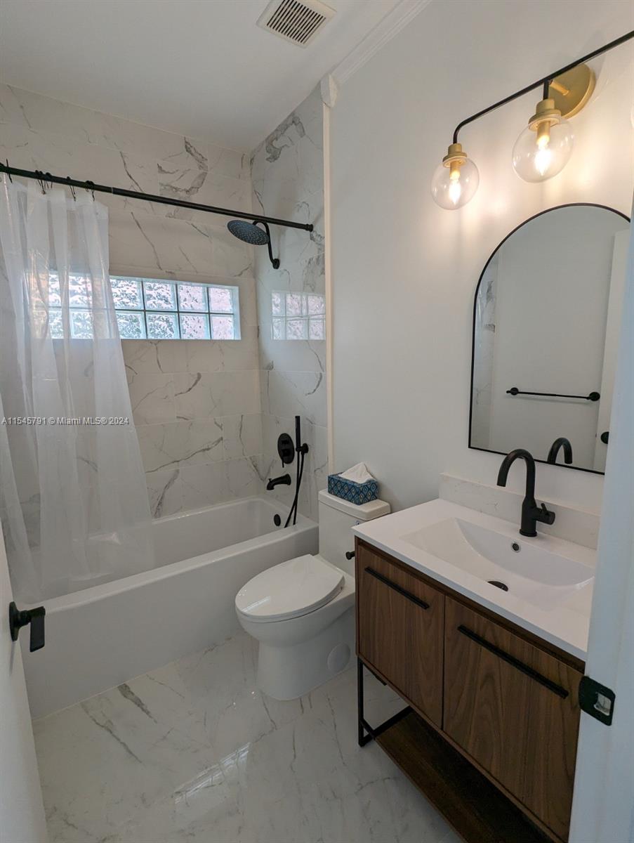 3745 Amalfi Dr, Hollywood, Florida 33021, 3 Bedrooms Bedrooms, ,3 BathroomsBathrooms,Residentiallease,For Rent,3745 Amalfi Dr,A11545791