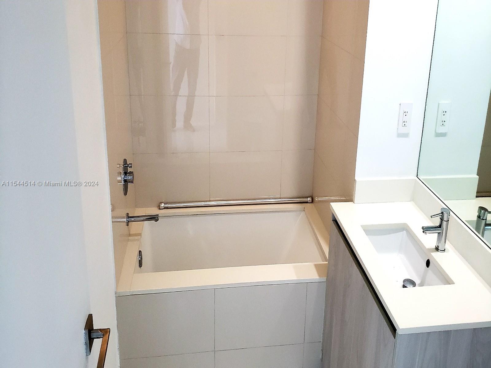 3131 NE 7th Ave 2804, Miami, Florida 33137, 3 Bedrooms Bedrooms, ,3 BathroomsBathrooms,Residential,For Sale,3131 NE 7th Ave 2804,A11544514