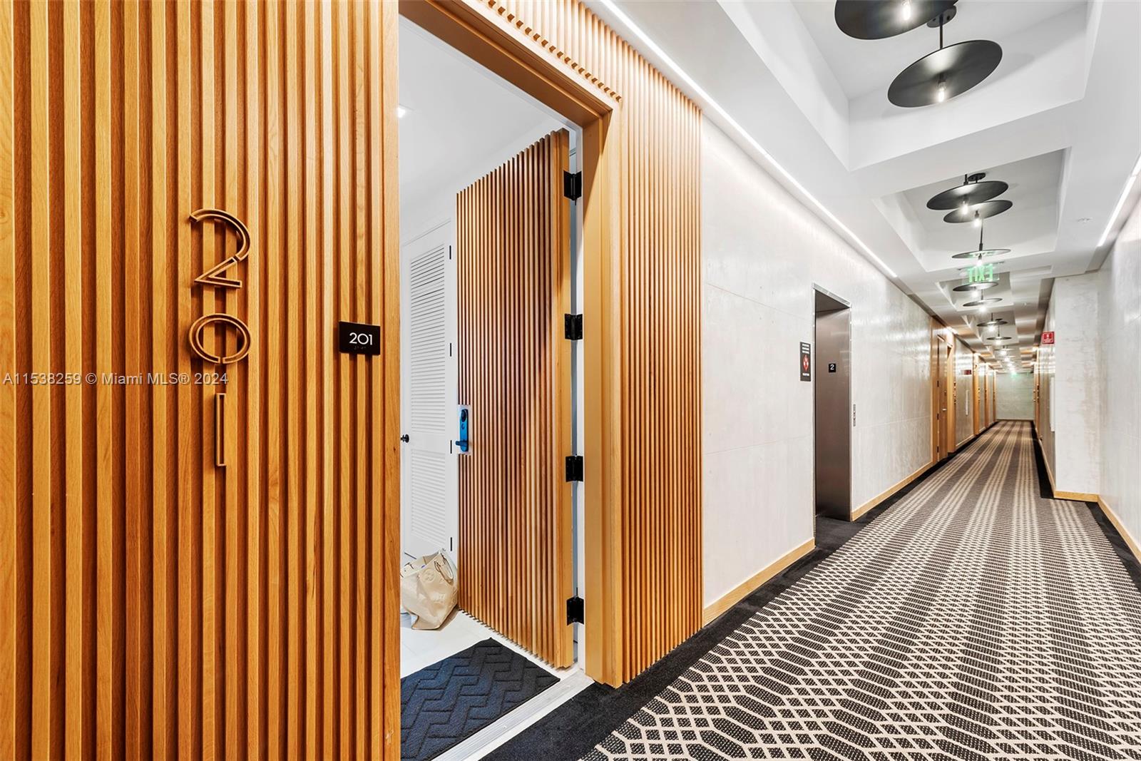 1030 15th St 201, Miami Beach, Florida 33139, 1 Bedroom Bedrooms, ,2 BathroomsBathrooms,Residentiallease,For Rent,1030 15th St 201,A11538259