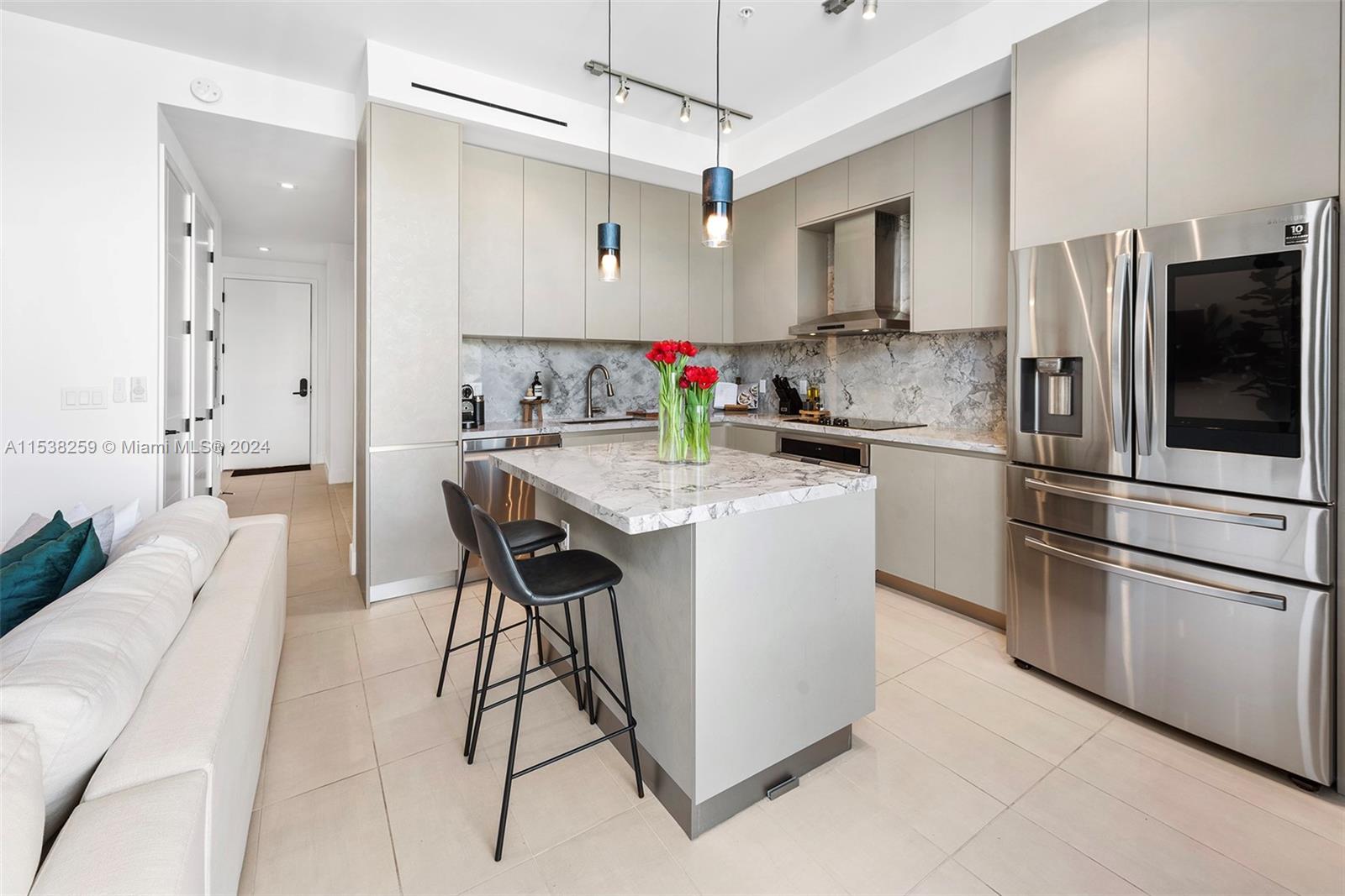 1030 15th St 201, Miami Beach, Florida 33139, 1 Bedroom Bedrooms, ,2 BathroomsBathrooms,Residentiallease,For Rent,1030 15th St 201,A11538259