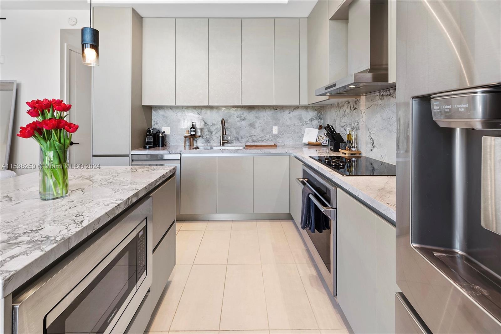 1030 15th St 201, Miami Beach, Florida 33139, 1 Bedroom Bedrooms, ,2 BathroomsBathrooms,Residentiallease,For Rent,1030 15th St 201,A11538259