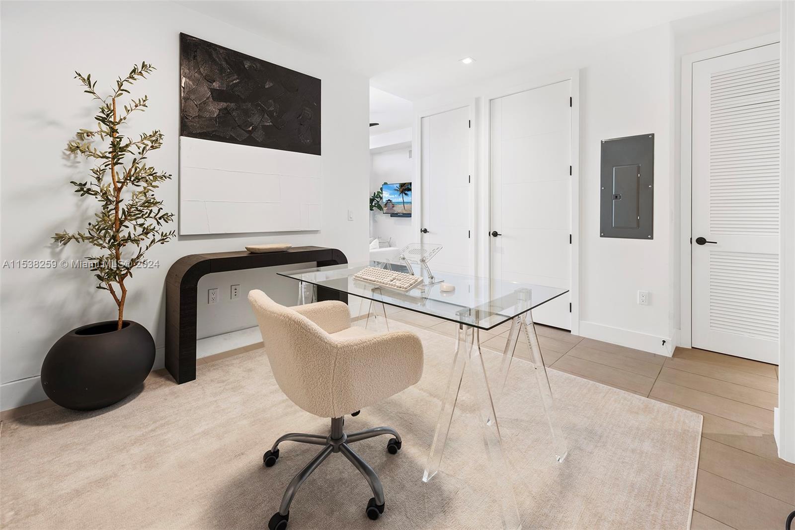 1030 15th St 201, Miami Beach, Florida 33139, 1 Bedroom Bedrooms, ,2 BathroomsBathrooms,Residentiallease,For Rent,1030 15th St 201,A11538259