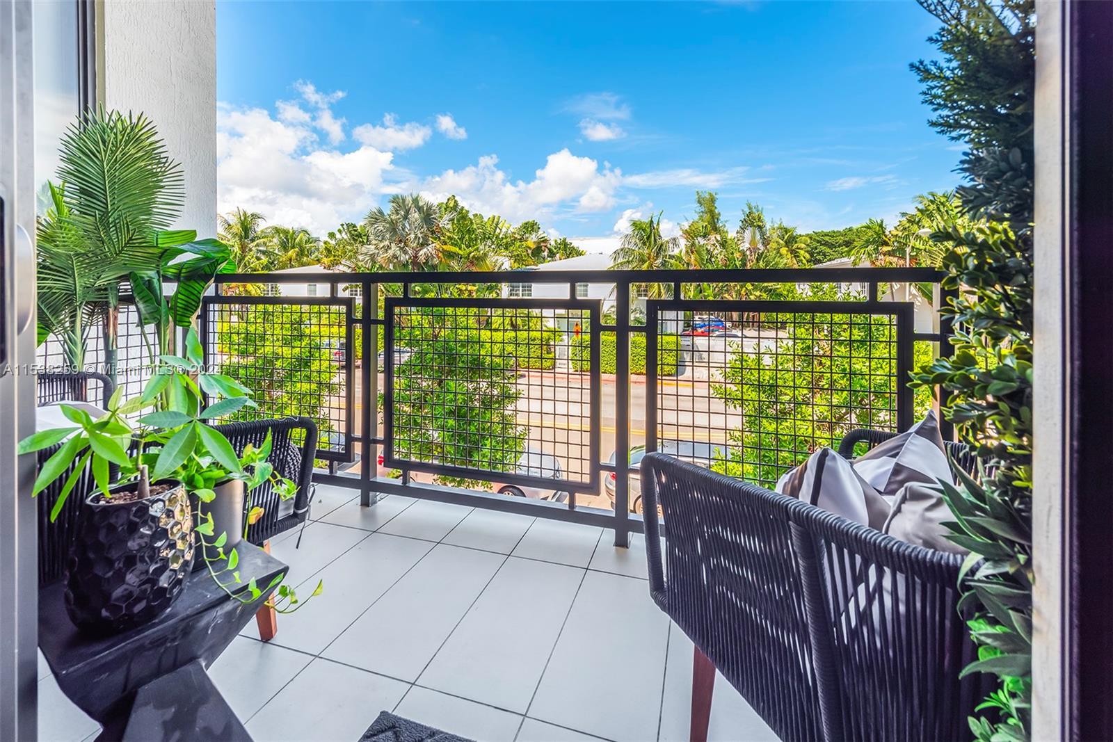 1030 15th St 201, Miami Beach, Florida 33139, 1 Bedroom Bedrooms, ,2 BathroomsBathrooms,Residentiallease,For Rent,1030 15th St 201,A11538259