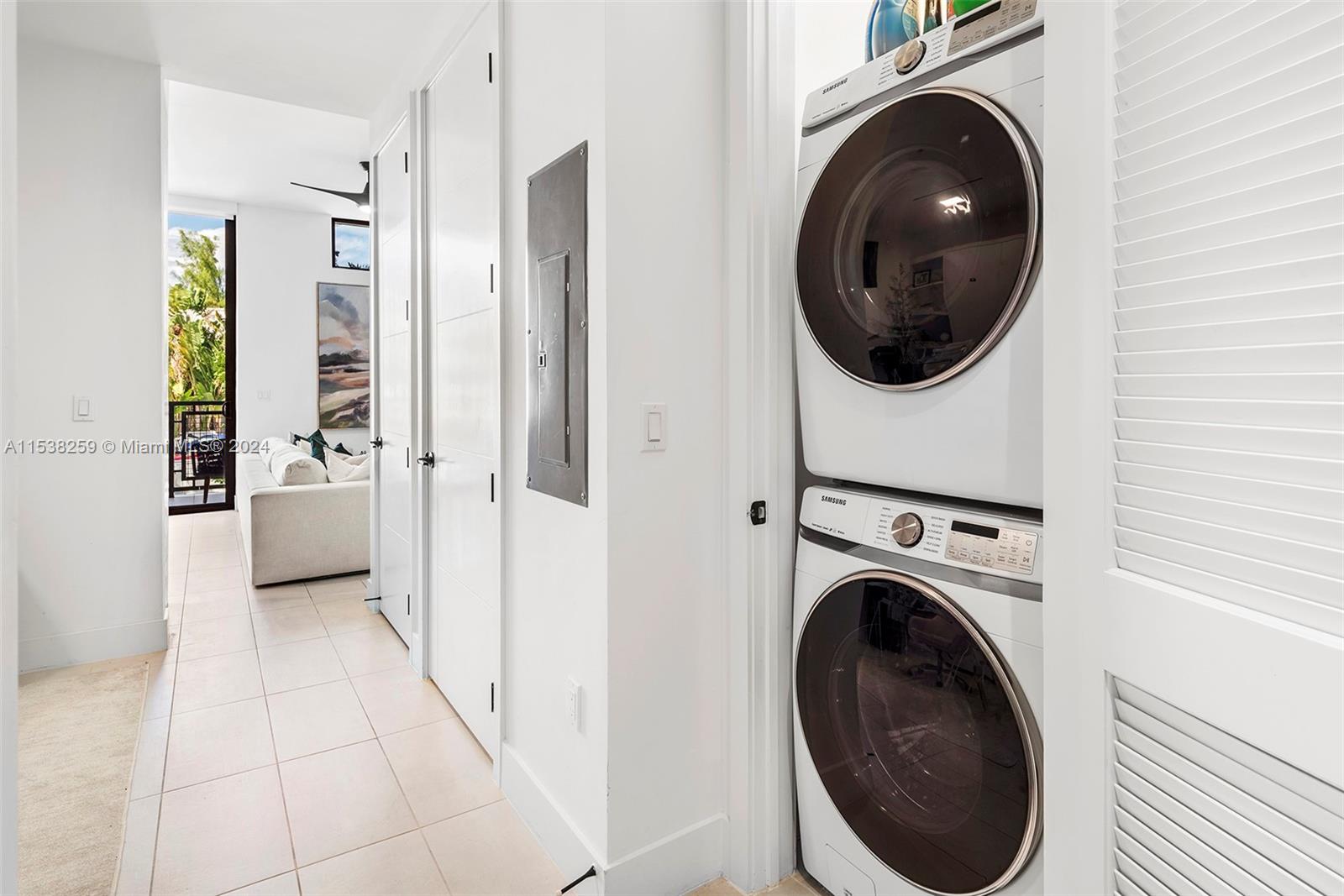 1030 15th St 201, Miami Beach, Florida 33139, 1 Bedroom Bedrooms, ,2 BathroomsBathrooms,Residentiallease,For Rent,1030 15th St 201,A11538259