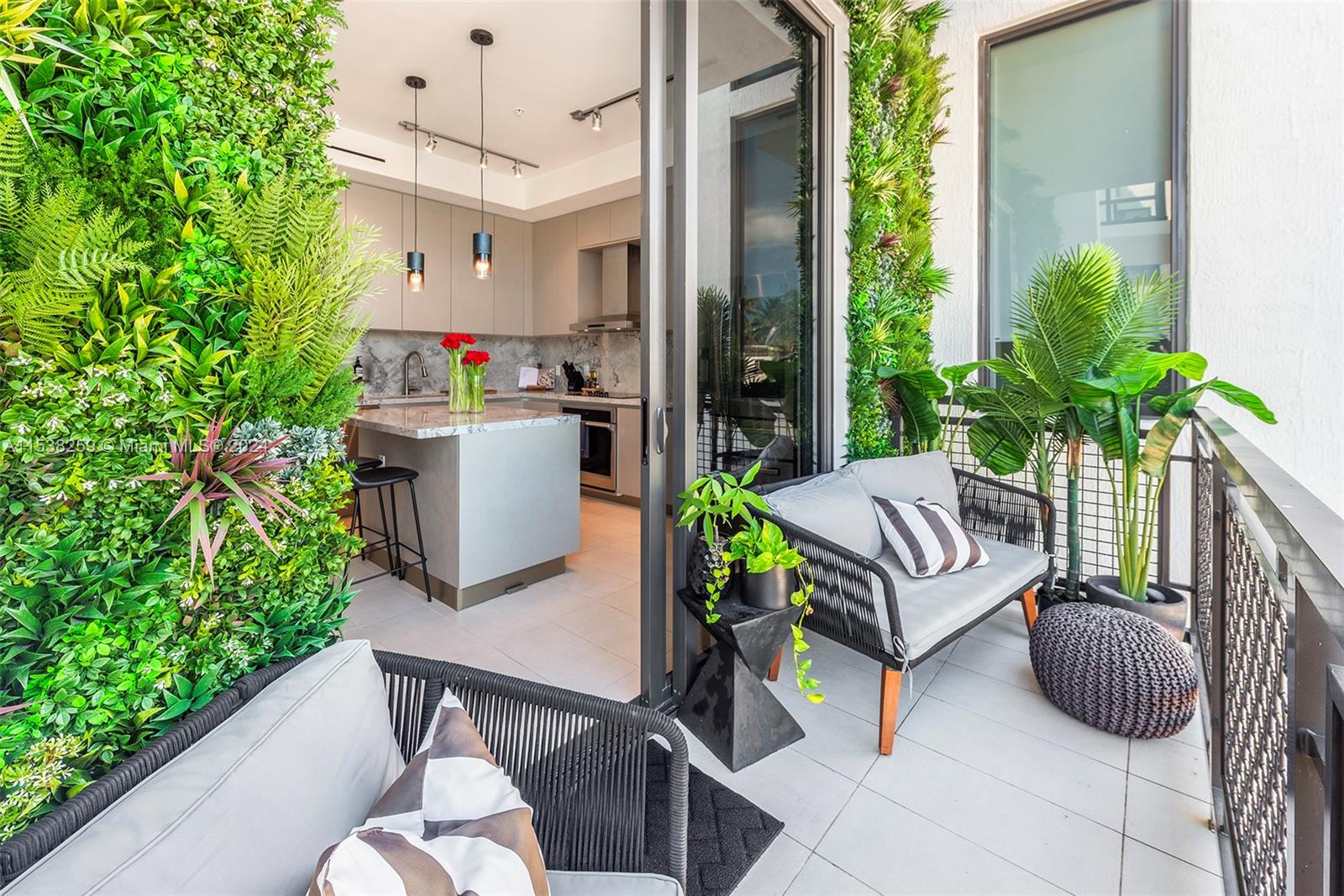 1030 15th St 201, Miami Beach, Florida 33139, 1 Bedroom Bedrooms, ,2 BathroomsBathrooms,Residentiallease,For Rent,1030 15th St 201,A11538259