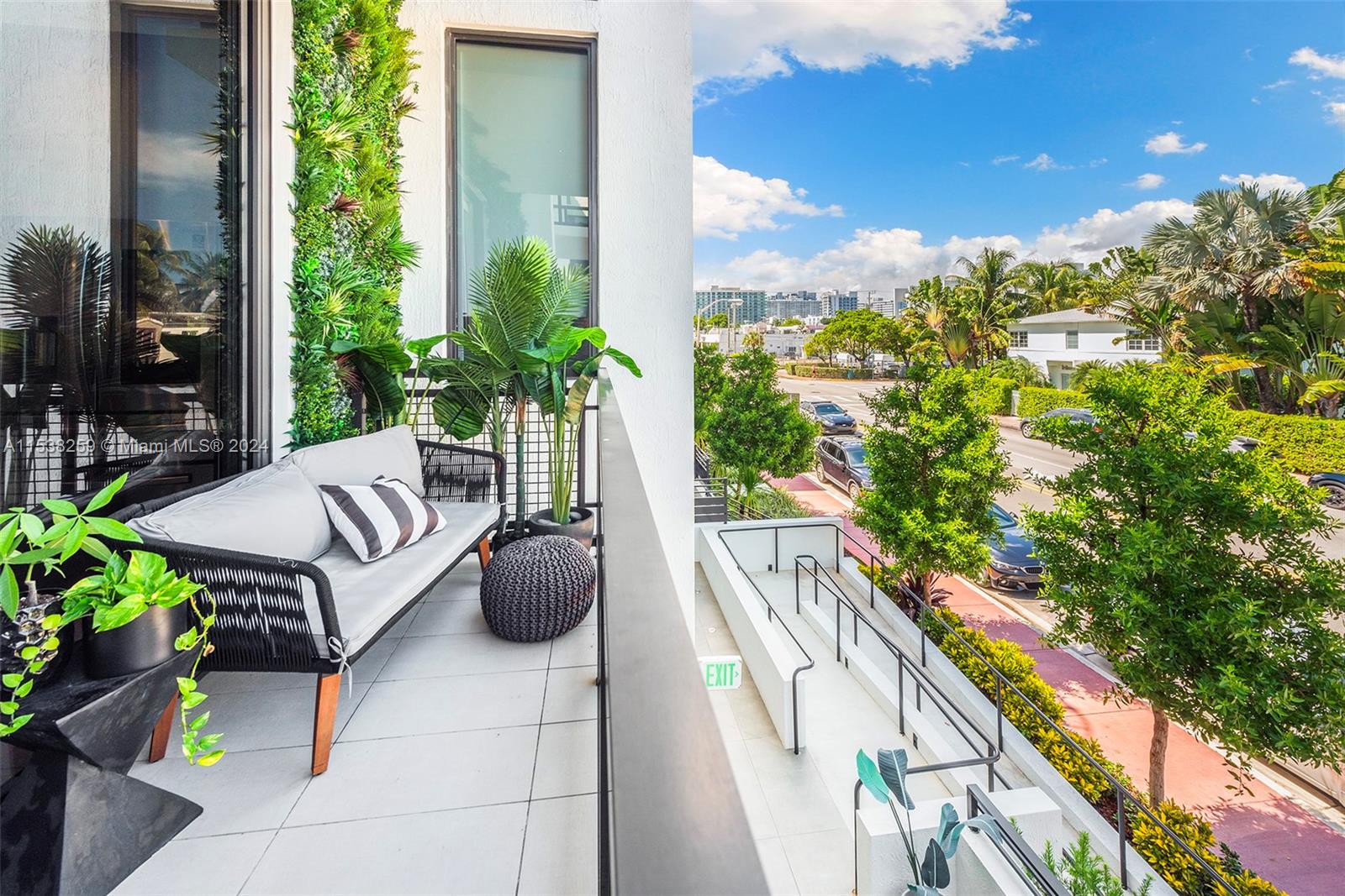 1030 15th St 201, Miami Beach, Florida 33139, 1 Bedroom Bedrooms, ,2 BathroomsBathrooms,Residentiallease,For Rent,1030 15th St 201,A11538259